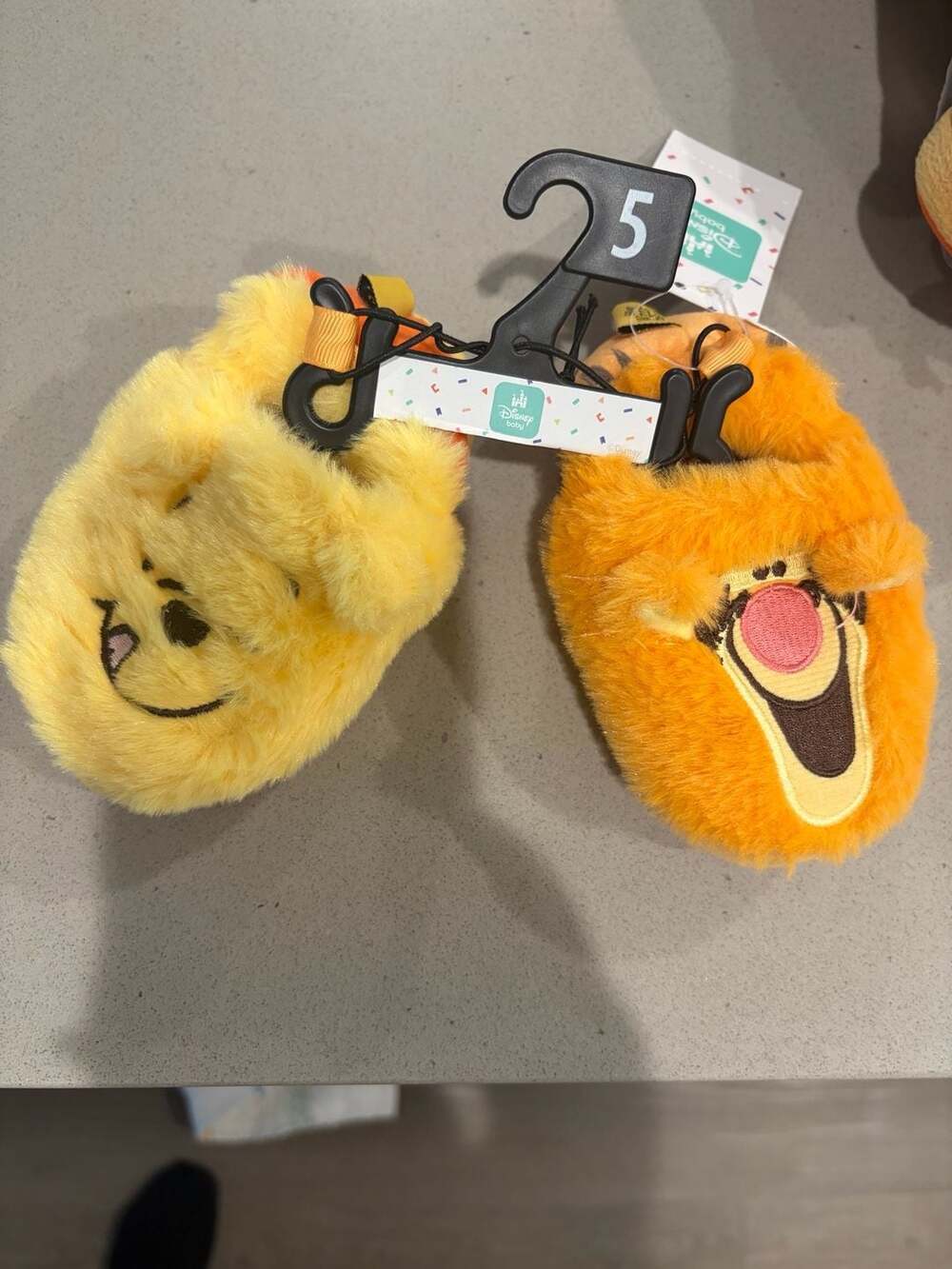 Disney Winnie the Pooh and Tigger Slippers Size 5